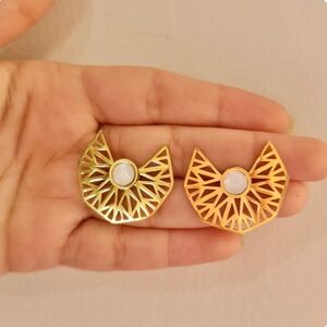 Elegant Gold Geometric Earrings